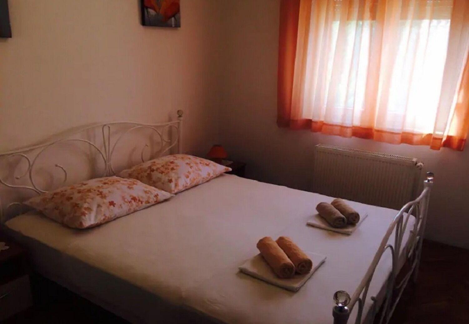 Apartments And Rooms Ognjen - Family Apartments With Free Parking 贝蒂纳 外观 照片