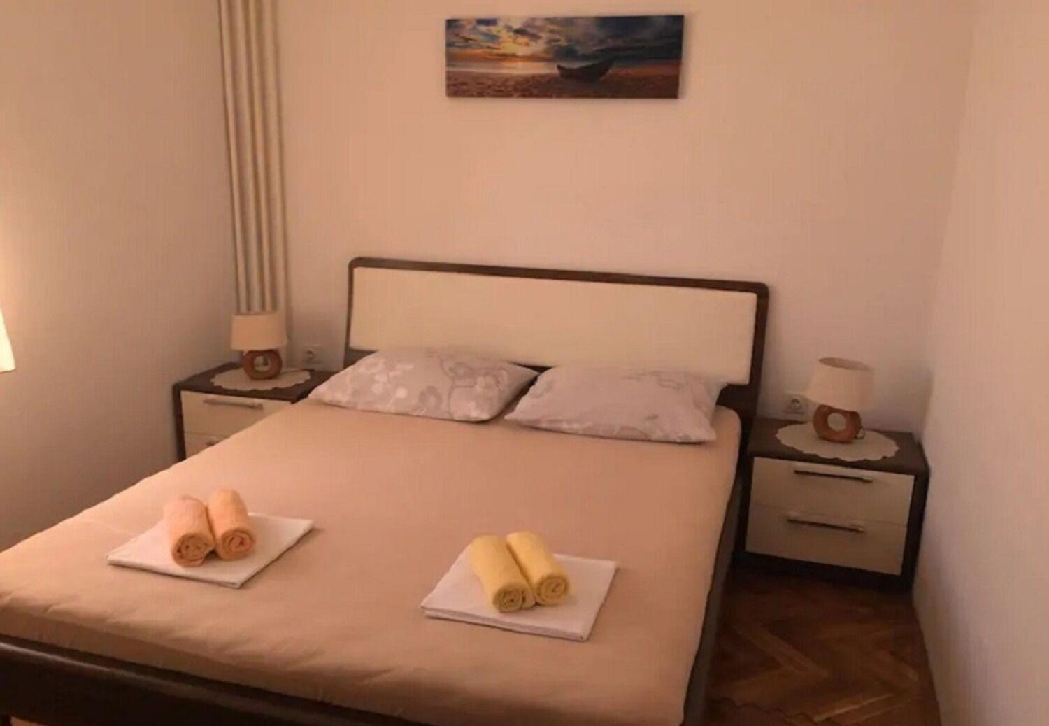 Apartments And Rooms Ognjen - Family Apartments With Free Parking 贝蒂纳 外观 照片