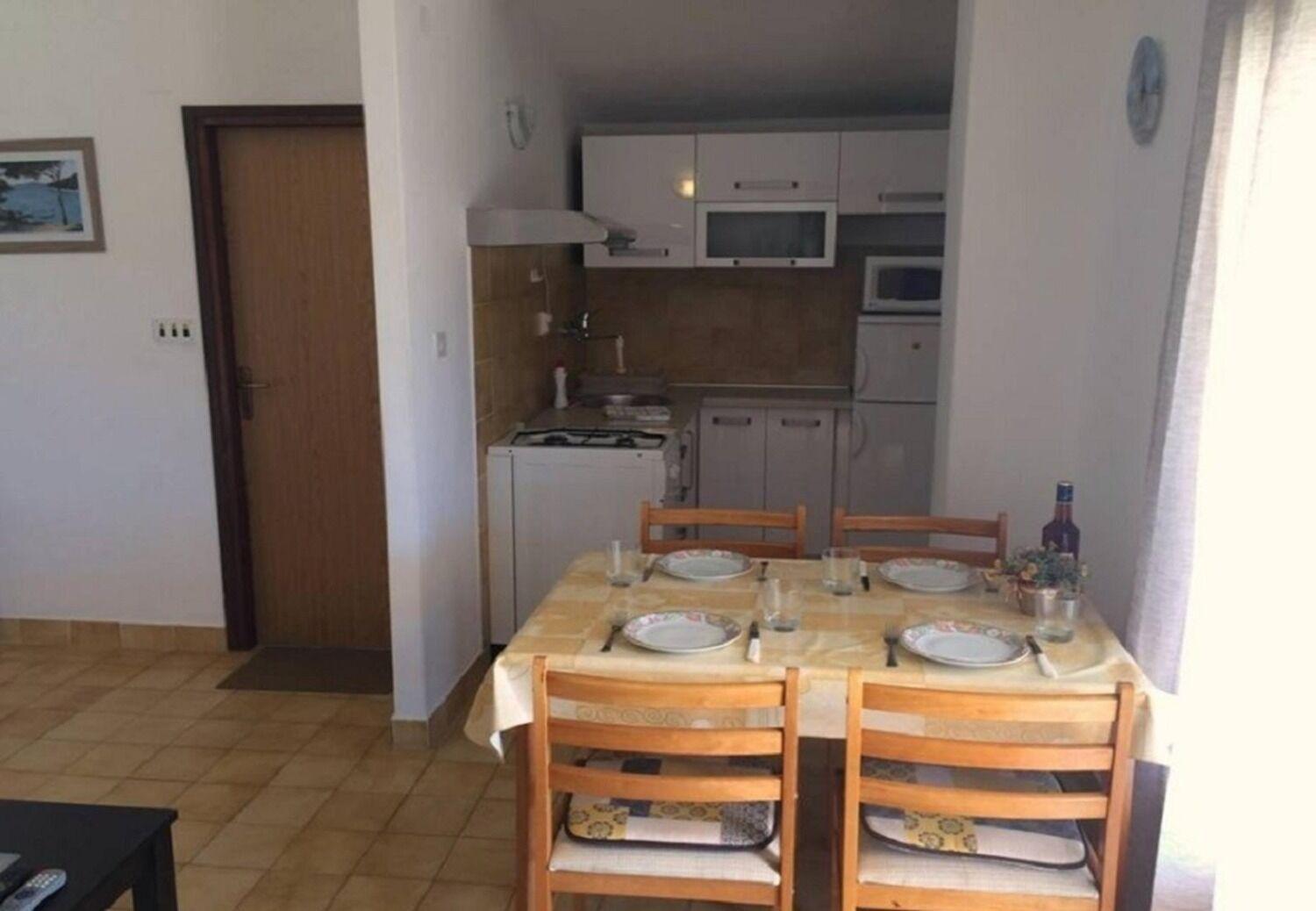 Apartments And Rooms Ognjen - Family Apartments With Free Parking 贝蒂纳 外观 照片